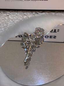 1PC Retro-Style Metallic Rose Flower Letter Double-Sided Hair Clip, Ins-Inspired Minimalist Heart-Shaped Updo Clip, Hair Claw - Silver - View 3