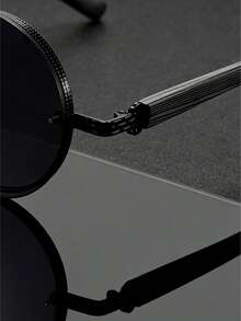 1 Pair Of Women's Lightweight Metal Frame Sunglasses, Made Of Metal, With UV400 Ultraviolet Protection, Modern Minimalist Style, Perfect For Taking Selfies - Black - View 5