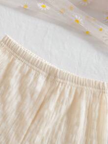 Bộ đồ 2 mảnh dễ thương cho bé gái, gồm áo không tay cổ tròn màu trơn phối bèo nhún và quần short phối bèo nhún, thích hợp cho các hoạt động hàng ngày vào mùa xuân/hè. - Màu be - Xem 6