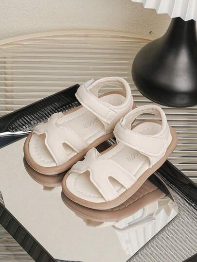 新款夏季公主风复古凉鞋，新款中国软底防滑凉鞋，适合女童户外时尚休闲鞋