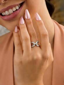 1枚女士闪亮几何开口戒指，镶嵌合成锆石，优雅婚礼及派对珠宝，永不过时的全年奢华之选（无包装盒） - 銀色 - 查看 3