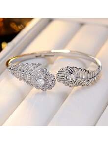 1 pieza Pulsera de mujer, diseño de pluma con lujo de circonita sintética incrustada, brazalete abierto y ajustable, adecuado para regalo y uso diario - Pulsera [de mejor calidad] - Ver 5