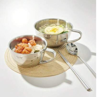 这款18/10不锈钢双层带把手碗非常实用，隔热防烫，适合盛放早餐燕麦片、牛奶、食物和汤。