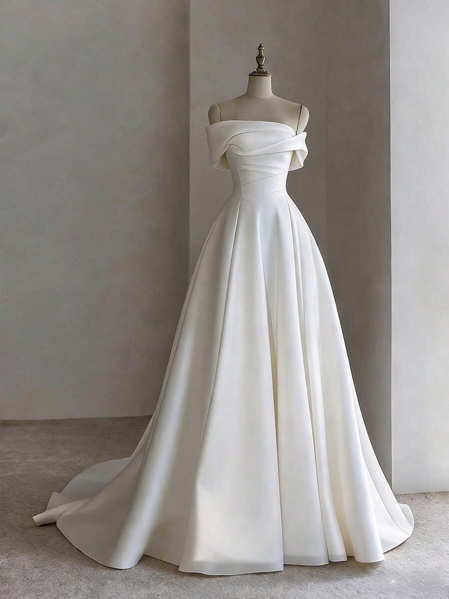 Enchanting Boat Neck Wedding Dress With Exposed Shoulder Short Sleeves And Open Back In Chiffon – Sophisticated Floor-Length A-Line Gown Featuring A Graceful Wide Neckline, Short Sleeves With Shoulder Cutout, Daring Backless Design, And Flowing Chiffon Silhouette, Perfect For Weddings, Christmas Galas, Halloween Balls, Formal Dances, Birthday Celebrations, And Special Evening Events. A Versatile Choice For Wedding Receptions, Holiday Parties, Anniversary Dinners, Resort Getaways, Black-Tie Occasions, Cocktail Gatherings, Bridal Showers, Wedding Guest Attire, Graduation Formals, Homecoming Events, And As A Breathtaking Bridesmaid Or Festive Evening Gown. - 白色 - 查看 1