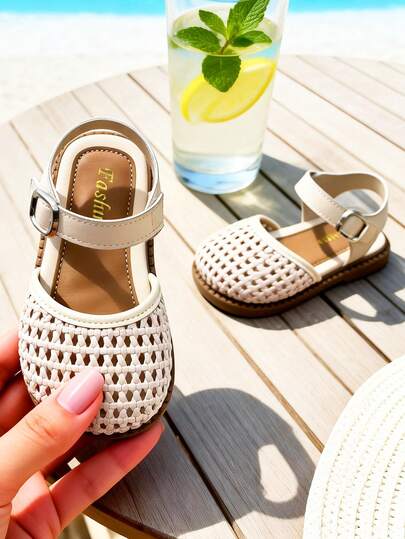2026 Summer New 1 Pair Suitable For 3-12 Years Old Girls, Beige Woven Mesh Hollow, PU Leather Breathable Non-Slip, Wide Ankle Strap Closed Toe Round Toe Flat Sandals, Minimalist Fresh Forest Style Closed Toe Casual Shoes For Daily, School, Beach, This Season Bestseller