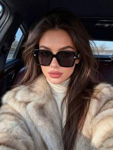 1副新款时尚方形镜框女士眼镜，奢华大镜框百搭时尚眼镜 - 黑框黑灰片 - 查看 4