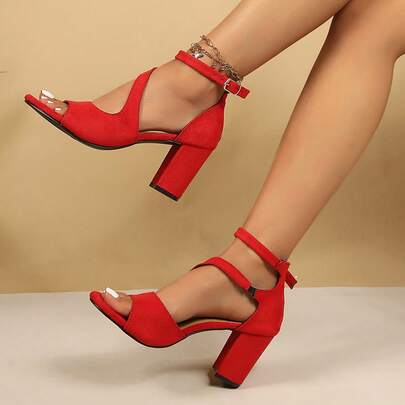 Giày sandal nữ đế dày màu trơn, có khóa cài, màu đen, thích hợp cho kỳ nghỉ hè.