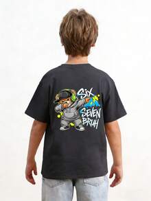 Camiseta infantil com estampa de ursinho de pelúcia "SIX SEVEN BRUH" para adolescentes. Ideal para uso casual, na rua, na escola e em eventos. Camiseta estilosa de verão para meninos. - Cinza escuro - Ver 2