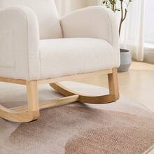 Silla mecedora de 27.2" de ancho para cuarto de niños, silla deslizante de poliéster con respaldo alto y bolsillo lateral, sillón mecedora con patas de madera de caucho para sala de estar/dormitorio. Color beige. - Marfil + Sherpa - Ver 9