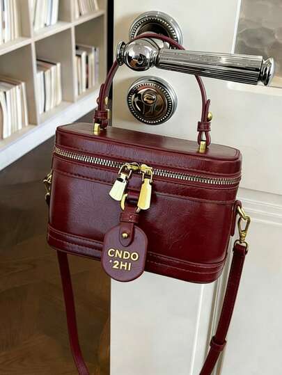 Sac carré portable élégant en PU de couleur unie, mini sac PU, sac en tissu bordeaux imperméable, sac boîte avec décoration graphique de lettre, convient pour les voyages, les courses, les fêtes, les déplacements, sac bordeaux , sac rouge