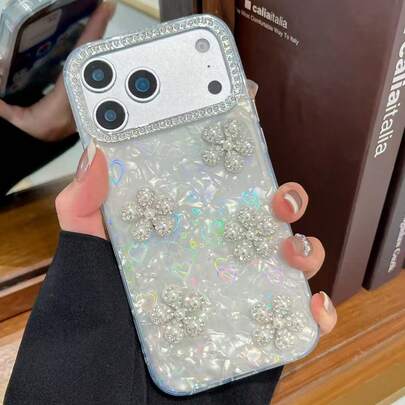 כיסוי טלפון לבן אחד עם טקסטורת ריינסטון, לב לייזר, פרח פנינה תלת מימדית עם ריינסטון, מלא יהלום יוקרתי לנשים TPU עמיד בפני זעזועים מתאים לאייפון 11/12/13/14/15/16/17 PROMAX, ריינסטון, לב לייזר