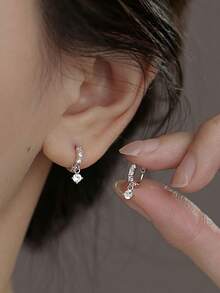 一对简约锆石小耳夹，精致时尚的镶钻戒指耳环，易于搭配 - 銀色 - 查看 2