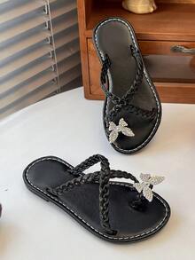 1 đôi dép xăng đan hình bướm màu đen lấp lánh cho bé gái, đế cao su mềm chống trượt, mũi tròn, kiểu dáng dép bệt thoải mái, phù hợp cho bé gái từ 3-15 tuổi, mẫu mới Xuân/Hè 2026. - màu đen - Xem 2