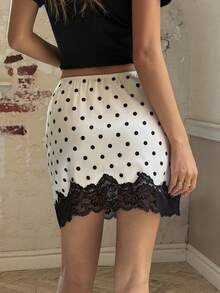 Chân váy chấm bi đen nền trắng mới, thiết kế kiểu Pháp cổ điển với eo chun, viền ren đen, dáng ngắn gợi cảm. - Màu be - Xem 5