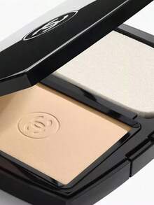 CHANEL Long-Lasting Powder Foundation B10: Soft-Focus Coverage, Waterproof And Sweatproof, Long-Lasting Makeup, Portable Touch-Ups. - B10 - View 6