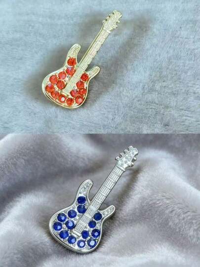1枚闪亮水钻吉他造型胸针，适合学院风、日常佩戴、音乐节等场合，男女皆宜。