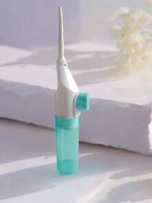 1个便携式冲牙器，50毫升水箱，防水牙齿清洁器带舌刮器，家居装饰，适用于客厅、卧室、浴室，旅行必备，婚礼/派对/生日礼物（男士、父母、朋友），新年礼物，配件，新奇礼物，家用手动冲牙器 - 彩色 - 查看 2