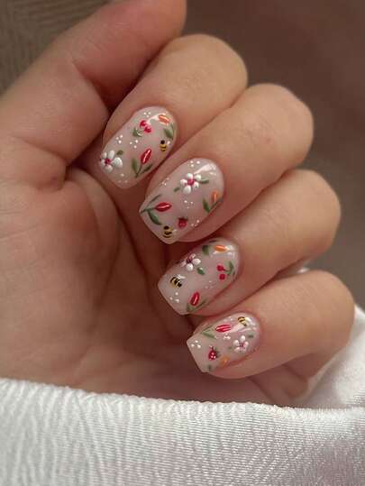 Elevate Your Style,24Pcs Short Square Full Coverage Glossy False Nails For Women,Little Flower Bee Doodle Design Nail Art,Simple, Romantic, Cute, Stylish, And Youthful Press On Nails,Suitable For Spring And Summer Wear