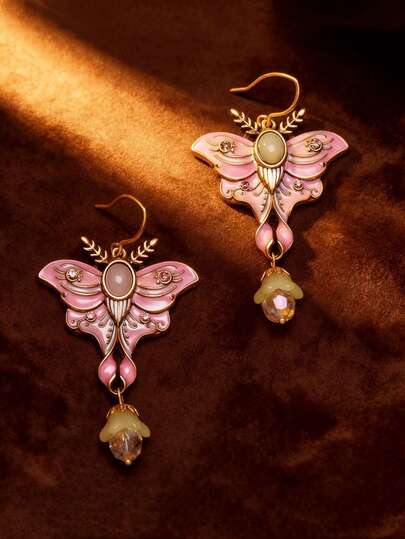 一对手工珐琅蝴蝶耳环，复古优雅，适合日常佩戴、周年纪念、派对、珠宝礼品等场合，亦可作为配饰。