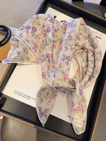 1件春夏新款曼塔紫玫瑰小方巾，女士拍照道具丝巾，透气柔软乡村风围脖