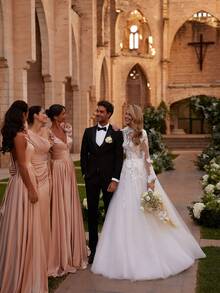 Elegant High-Neck Long Sleeve Wedding Gown With Delicate Lace Applique And Graceful A-Line Silhouette – Timeless Ivory Floor-Length Bridal Dress Featuring Intricate Floral Embroidery, A Flowing Skirt, And Sophisticated Chapel Train For A Dreamy And Enchanting Look. Perfect For Wedding Ceremonies, Holiday Celebrations Including Christmas Galas And Halloween Balls, Prom Nights, Birthday Parties, Anniversary Dinners, Formal Evening Events, Bridal Showers, Vacation Getaways, Cocktail Receptions, Graduation Balls, Homecoming Dances, And As A Stunning Choice For Bridesmaids Or Wedding Guests At Any Special Occasion. - trắng - Xem 3