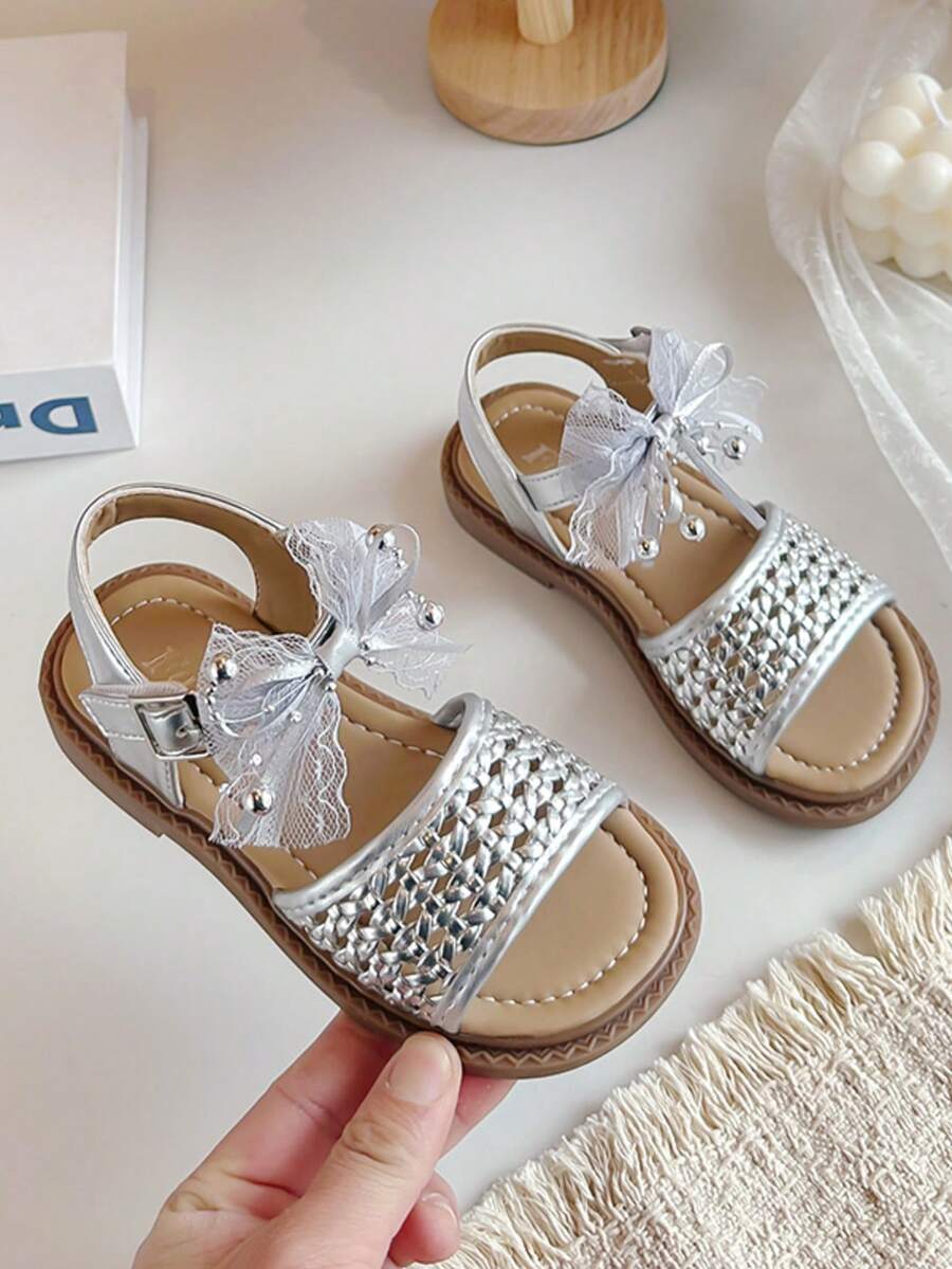 2026夏季女童针织露趾凉鞋，儿童露趾网眼蕾丝蝴蝶结公主凉鞋，沙滩凉鞋 - 銀色 - 查看 1