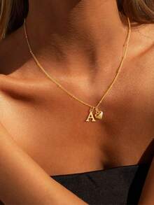 女士项链 18K镀金字母项链 精致金色名字项链 个性化小爱心吊坠首字母项链 金饰 - 金色 - 查看 2