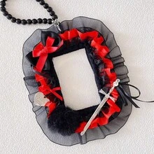 1 pieza Nuevo soporte de tarjeta de foto de encaje con colgante para mostrar insignias, viene con cadena colgante para adjuntar a la mochila. Accesorios de magia oscura hechos a mano para insignias de personajes de anime 2D, dibujos animados y juegos. Cabe tarjetas de fotos instantáneas de 3 pulgadas, adecuado para mercancía de fans, decoración otaku - A - Ver 15