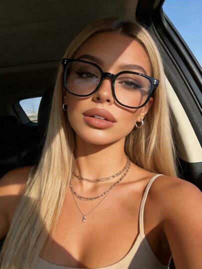 1副黑色纯色塑料全框几何经典时尚透明眼镜，适合办公室、居家外出、约会、户外休闲活动，时尚百搭。