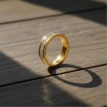 1 件不锈钢星形水晶镶嵌时尚不褪色戒指，优雅情侣戒指适合所有季节 - 單圈金色 - 查看 4