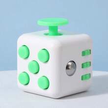 1个 - 2026新款1.30英寸方形成人减压魔方，带挂孔，无限魔方玩具，适合作为生日礼物、圣诞礼物、节日礼物、完美礼物或精美礼品。 - 彩色 - 查看 11