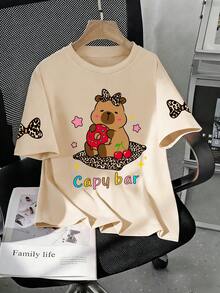 两件套女童休闲套装，包括一件印有“Capy Bar”字母和豹纹蝴蝶结图案的宽松圆领T恤，搭配豹纹骑行短裤，适合返校、与朋友聚会、日常休闲穿着以及夏季穿着。 - 彩色 - 查看 5