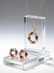 Bộ trang sức gồm 1 bông tai và dây chuyền tròn đính đá lấp lánh, sang trọng, thích hợp cho phụ nữ trong các dịp lễ hội, sinh nhật, hẹn hò, dạ hội, tiệc tùng, kỳ nghỉ và đi làm hàng ngày. - Đầy màu sắc - Xem 2