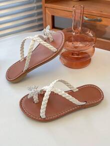 1 Pair White Woven Glitter Butterfly Girls Sandals, Non-Slip Rubber Soft Round Toe Fish Mouth Flat Slip-On Slippers, Suitable For 3-15 Years Old Girls Daily, Party, Travel, Street Style, 2026 Spring/Summer New - White - View 5