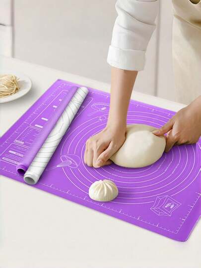 1 tấm thảm nhào bột, có thể gấp gọn, chống dính, có vạch đo, dày dặn, có thể tái sử dụng, dùng để cán và nhào bột, thích hợp cho việc làm bánh và chuẩn bị bột.