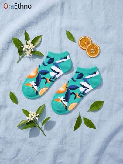 一双男士趣味柑橘园主题（橙片和鸟图案）卡通印花撞色吸汗防臭短袜，柔软舒适，新颖有趣，轻便透气，是送给父亲、儿子、祖父、丈夫、男友、水果和自然爱好者的趣味礼物，适合生日、父亲节、夏季派对和主题活动。也是送给儿子妻子、女儿和女友的最佳礼物，充满趣味的水果主题，春夏必备。