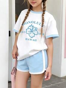 女童2件組套裝，對比飾邊T恤與撞色短褲，夏威夷風情木槿花與「HONOLULU HAWAII」印花，休閒穿搭套裝，適合日常穿著 - 淺藍色 - 查看 1