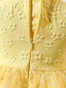 Đầm công chúa không tay cho bé gái, họa tiết hoa cúc jacquard ngọt ngào và dễ thương, chân váy lưới phồng với nơ và viền bèo nhún, lý tưởng cho mặc hàng ngày và đi nghỉ mát. - Màu vàng - Xem 7