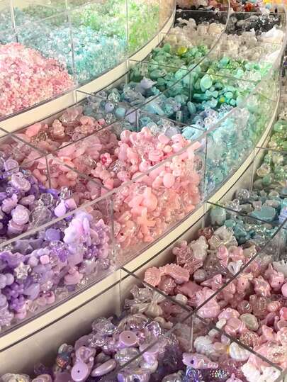 30克亚克力珠随机混合，心形、蝴蝶结、隔珠，适用于制作手链、DIY手机链、耳环等饰品手工配件