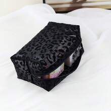 Minimalist Fashion Makeup Organizer Bag, Black Breathable Leopard Print Material Cosmetic Bag, Convenient Zipper Closure Octagonal Pouch, Suitable For Travel And Daily Use, Great Gift Option - Black - View 4