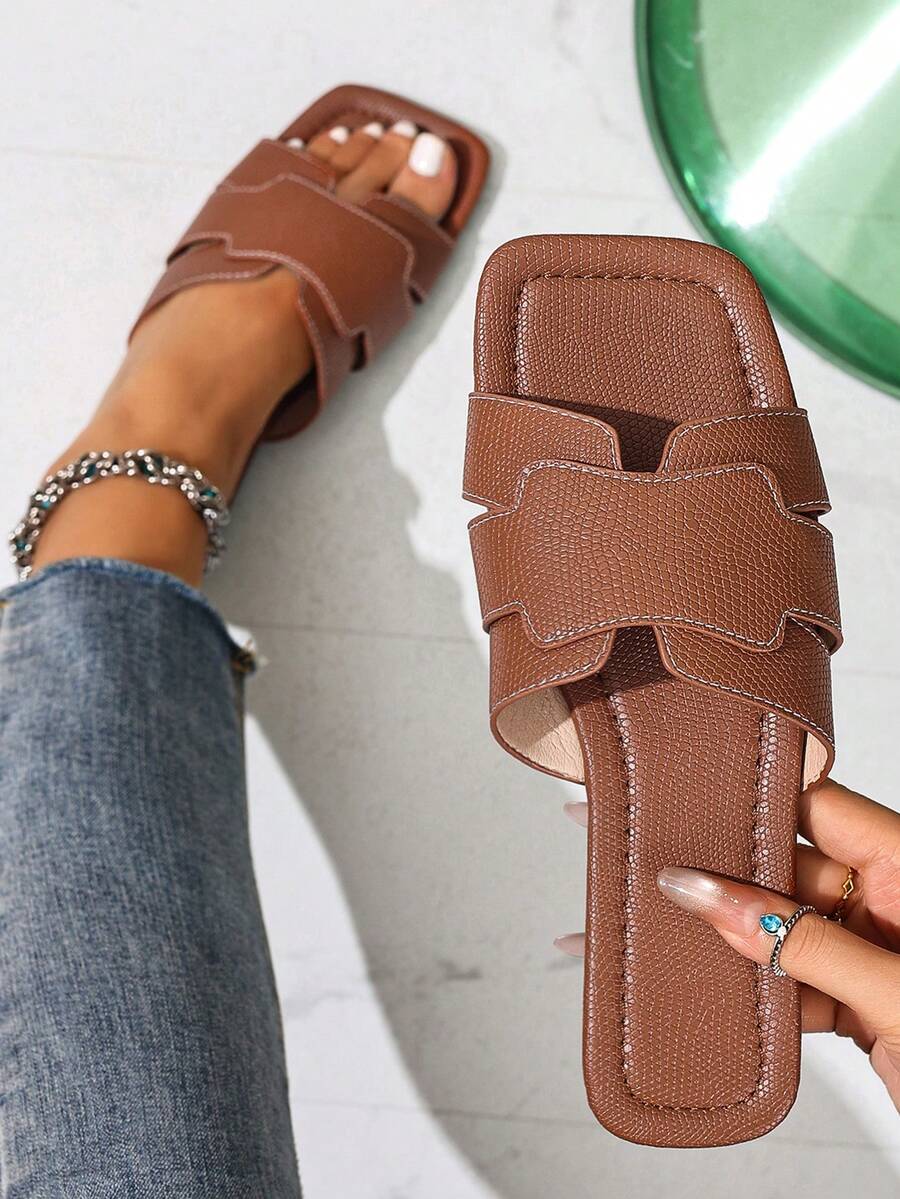 New Spring/Summer Fashion Casual Strap Slide Sandals, Comfortable Flat Heel Round Toe Slip-On Beach Slippers, Versatile Decorative Flat Sandals For Summer - Brown - View 1