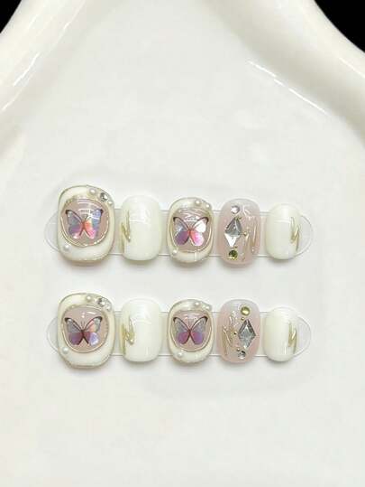 10片装短款椭圆形手工美甲贴片，适合派对和日常佩戴，白色，椭圆形，巴洛克蝴蝶图案，奶油白，闪亮耀眼，易于佩戴。10片装Y2K风格手工美甲贴片，夏季美甲，适合女孩和女士在节日派对和日常佩戴。适合夏季。