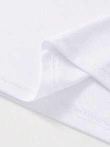 Camiseta de patchwork, diseño bicolor, con cuello y mangas negros, con pequeños patrones de corazones, confeccionada con tecnología de impresión digital. El diseño es colorido, llamativo y elegante, con cuello redondo y mangas cortas, lo que lo hace muy adecuado para el uso diario. Esta camiseta es holgada y cómoda, siguiendo las últimas . - Colores mixtos - Ver 5