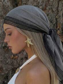 Pañuelo cuadrado de mujer elegante de unicolor con ribete de encaje, multifuncional como chal y accesorio para el cabello, adecuado para usar en mezquitas - Gris Oscuro - Ver 2