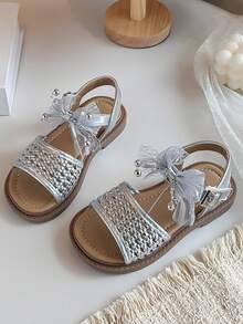 2026夏季女童针织露趾凉鞋，儿童露趾网眼蕾丝蝴蝶结公主凉鞋，沙滩凉鞋 - 銀色 - 查看 3