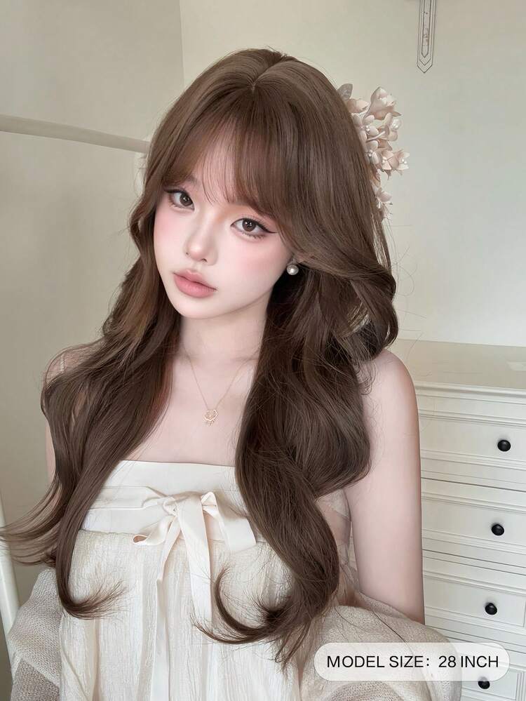 alicegarden Peluca sintética de 28 pulgadas de largo con un estilo ondulado natural en un impresionante color marrón. Diseñada con flequillo, está hecha de fibra resistente al calor para garantizar su durabilidad. Esta pieza de cabello postizo es perfecta para uso diario, ofreciendo una apariencia natural y realista que imita. - Marrón - Añade 2