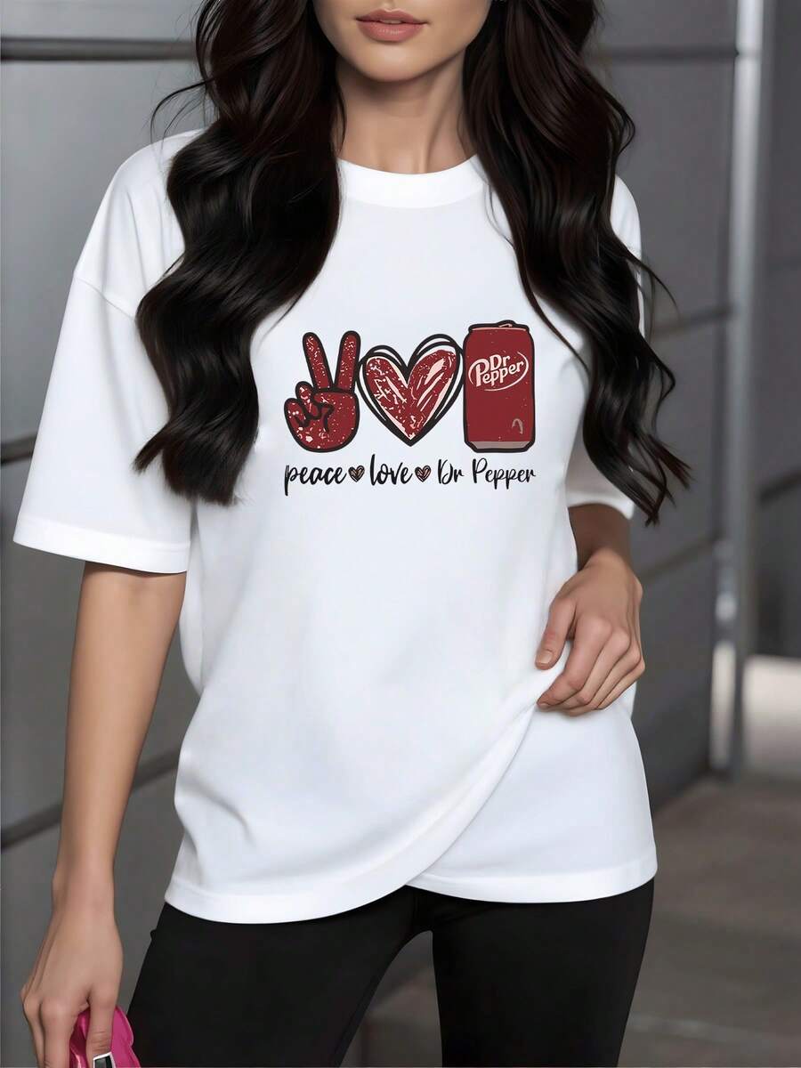 Símbolos de paz amor y refrescante energía representados en un conjunto de gesto corazón y lata que evocan alegría y optimismo camiseta de mujer blanca casual 220g para uso diario - Blanco - Ver 1