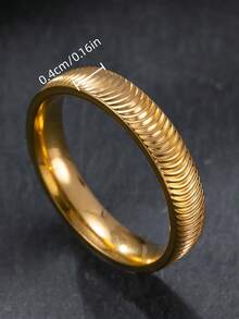 Anillo elegante y delicado de acero inoxidable con onda grabada enchapado en oro de 18K, 0,4 cm de ancho, adecuado para uso diario, unisex - Amarillo Oro - Ver 5