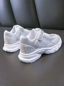 1 đôi giày thể thao cổ thấp unisex mới, đế mềm chống trơn trượt, giày casual thời trang đa năng dành cho học sinh, giày chạy bộ nhẹ cho trẻ em, phù hợp cho mọi mùa. - Bạc - Xem 9
