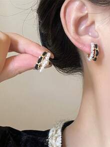 1 件黑色天鹅绒珍珠圈形耳环，百搭 C 形耳环，适合女性日常佩戴 - 黑色 - 查看 1